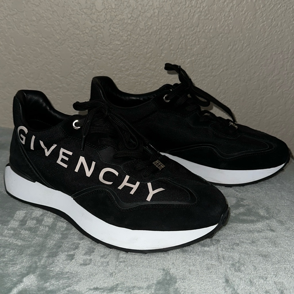 Givenchy Runner